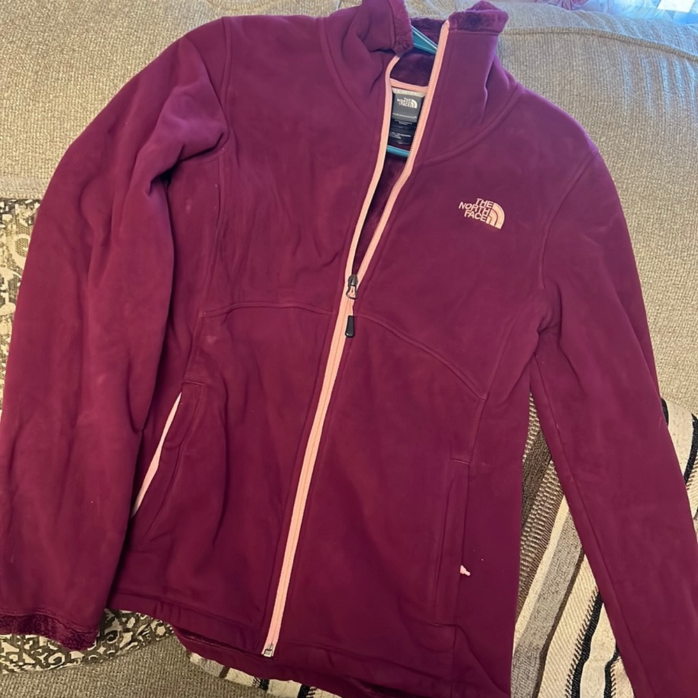 North Face cozy Sweater smoke free home almost like new.